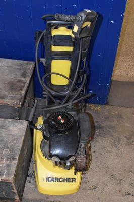 Lot 860 - A Karcher petrol pressure washer