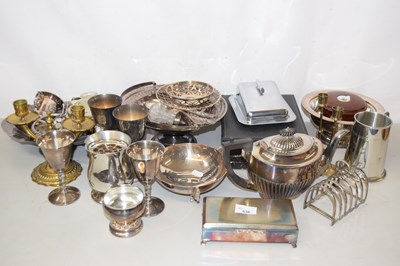 Lot 536 - Mixed Lot: Various silver plated wares