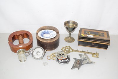 Lot 547 - Mixed Lot: Hat stretchers, car badges, cash...