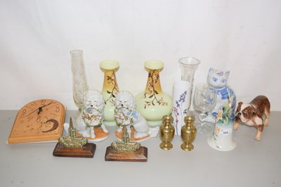 Lot 553 - Mixed Lot: Royal Doulton model of a bulldog,...