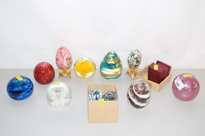 Lot 559 - Mixed Lot: Paperweights, modern model eggs etc