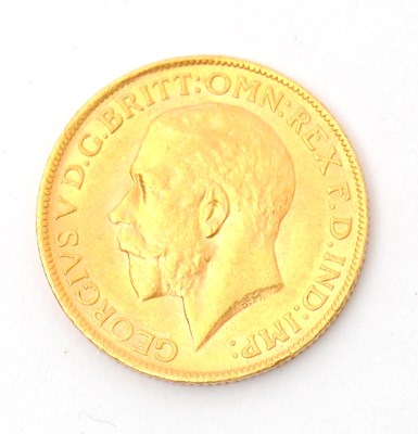 Lot 122 - A George V 1927 gold sovereign, 8.0g
