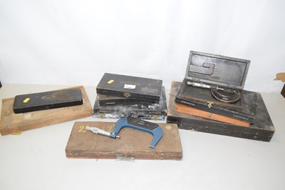 Lot 586 - Group of various boxed calliper measures and...