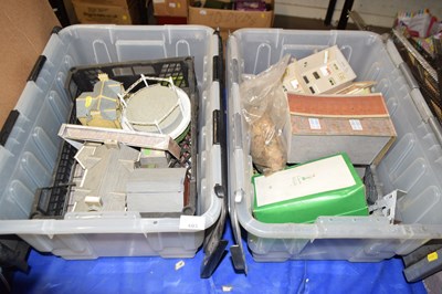 Lot 603 - Qty of railway models and accessories (2 boxes)