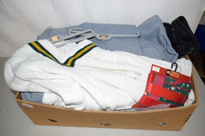 Lot 609 - Qty of assorted clothing