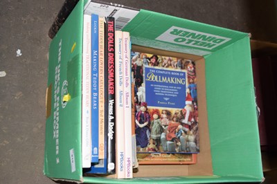 Lot 619 - Books including teddy bears and dolls