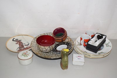 Lot 621 - Mixed ot of assorted ceramics and an onyx...