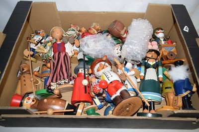 Lot 13 - Qty of German and other figurines to include...