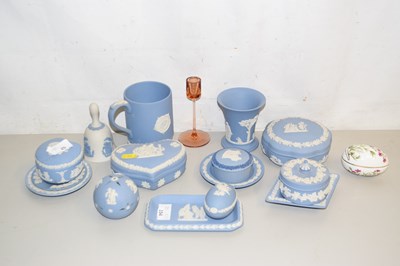 Lot 25 - Qty Wedgwood Jasper wares