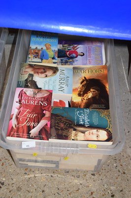 Lot 41 - Qty of assorted fiction paperbacks