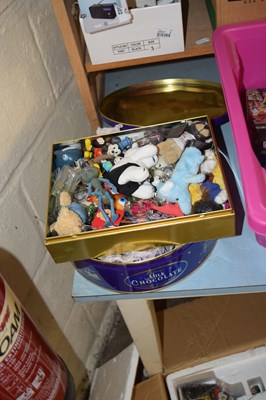 Lot 504 - TWO BISCUIT TINS VARIOUS NOVELTY KEY RINGS