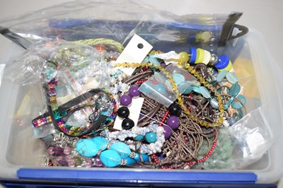 Lot 109 - Box of assorted costume jewellery