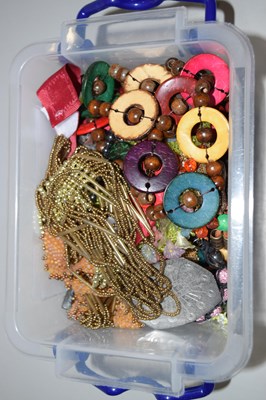 Lot 111 - Box of assorted costume jewllery