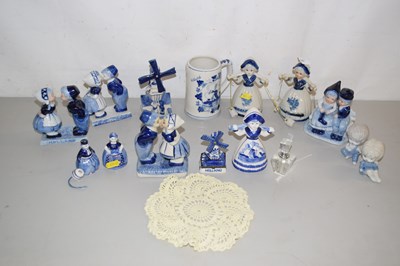 Lot 148 - Qty of modern Delft figures and related items