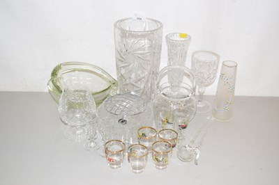 Lot 169 - Mixed lot various glass vases, drinking...