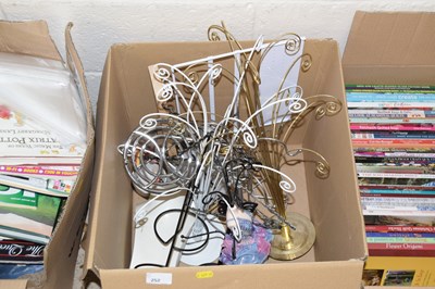 Lot 252 - Box of assorted jewellery stands