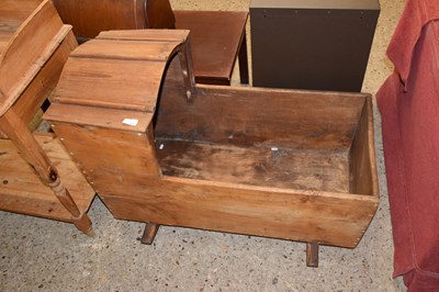 Lot 265 - Pine crib
