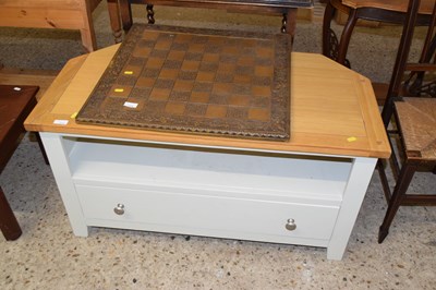 Lot 273 - Modern corner TV stand