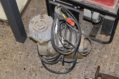 Lot 312 - Submersible pump