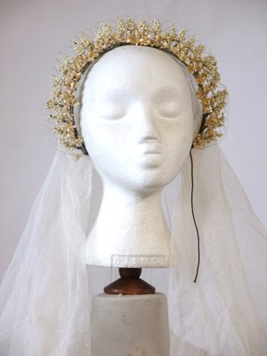 Lot 15 - A wedding veil, c.1920-30, with beaded floral...