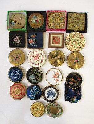 Lot 199 - A quantity of assorted compacts, to include...