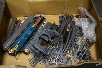 Lot 544 - BOX VARIOUS 00 GAUGE MODEL RAILWAY ROLLING...