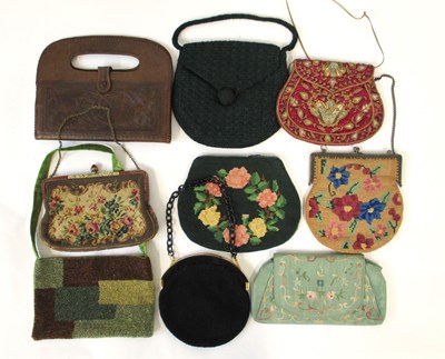 Lot 184 - A group of vintage handbags and purses, to...