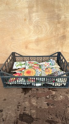 Lot 1050 - crate of 12 packs of summer bulbs