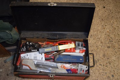Lot 75 - A metal toolbox containing various tools