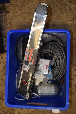 Lot 77 - A quantity of electrical items to include...