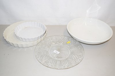 Lot 146 - Mixed group of serving dishes