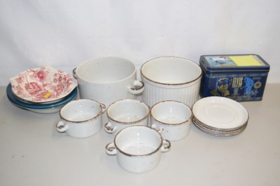 Lot 155 - Mixed Lot: Various dinner wares, boxed Elvis...