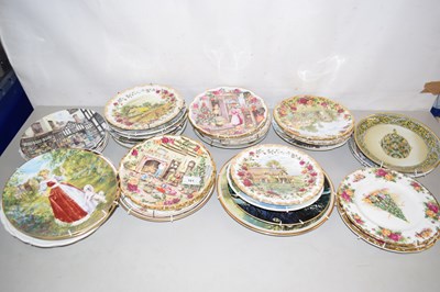 Lot 161 - A collection of various wall plates to include...