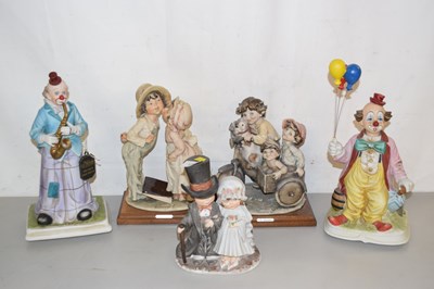 Lot 179 - Mixed Lot: Clown figures together with...