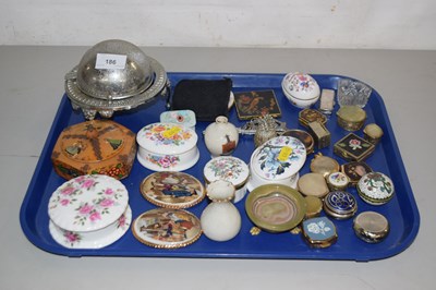 Lot 186 - Mixed Lot: Various assorted vases, pill boxes etc