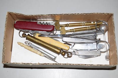 Lot 95 - Box of various pocket knives