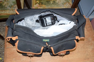 Lot 343 - A case of assorted camera equipment