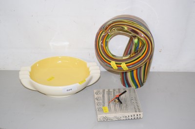 Lot 525 - Mixed lot of various ceramics to include clock,...