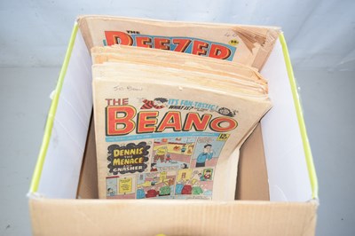 Lot 583 - Box containing a quantity of vintage Beano comics