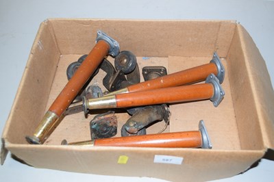 Lot 587 - Mixed lot of various furniture legs and casters