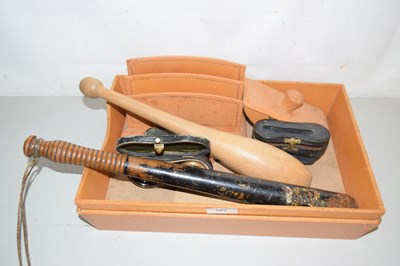 Lot 593 - A tray containing various items to include...