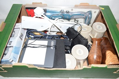 Lot 605 - Mixed lot of various house clearance to...