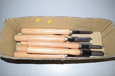 Lot 608 - A box of various chisels