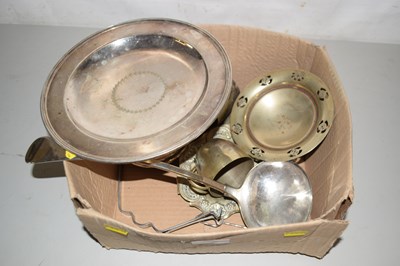 Lot 633 - Box containing various white metal wares
