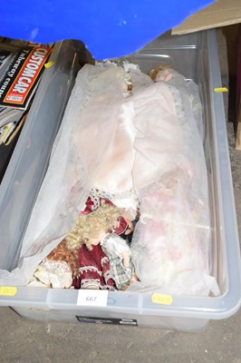 Lot 667 - Box of various vintage dolls