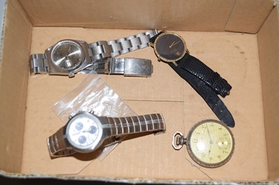 Lot 117 - Box of assorted watches