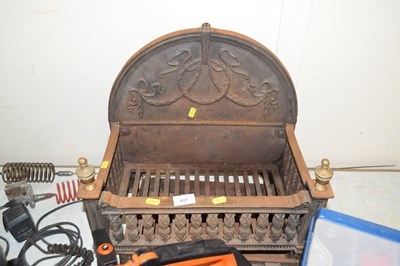 Lot 687 - A vintage fire grate