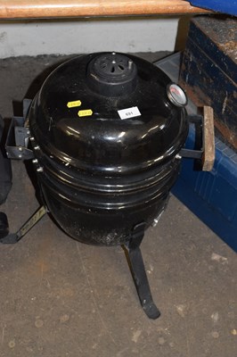 Lot 691 - A small barbecue