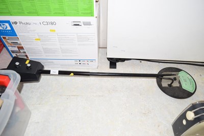 Lot 713 - Metal detector