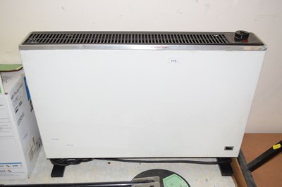 Lot 715 - An electric radiator